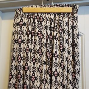 Xhiliaration Large Skirt